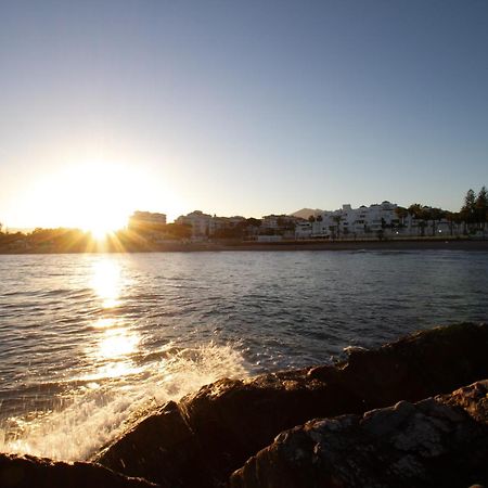 Marbella Banus Suites - Lily Playas Del Duque Banus Beach Apartment Buitenkant foto