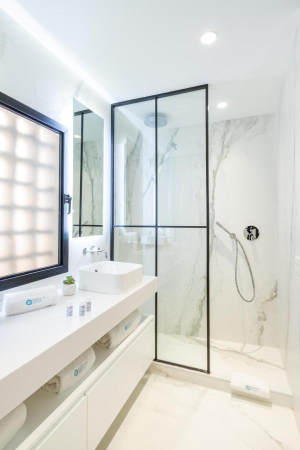 Marbella Banus Suites - Lily Playas Del Duque Banus Beach Apartment Buitenkant foto