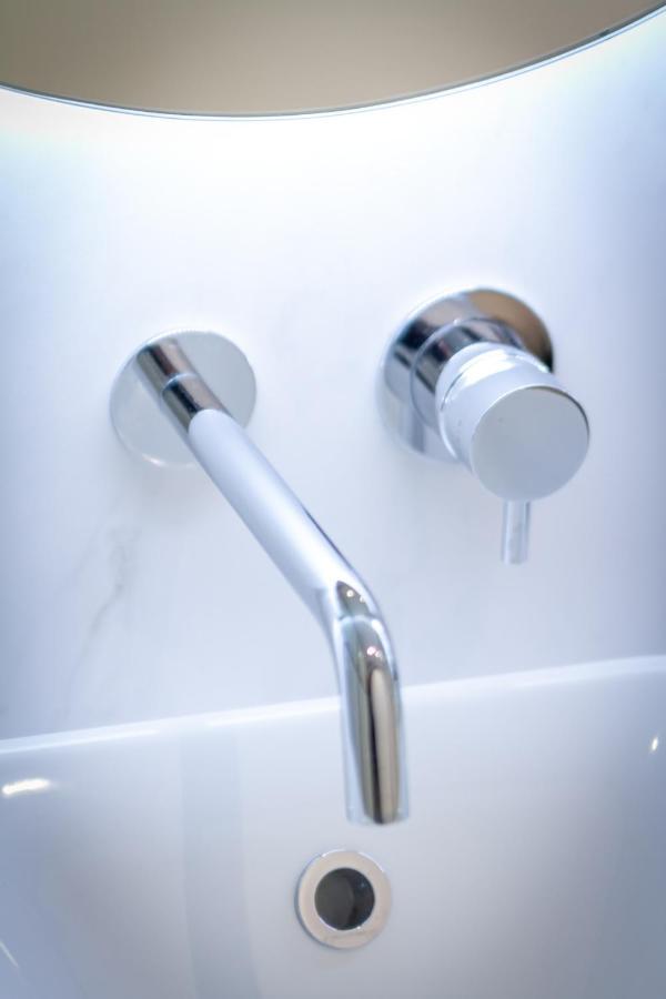 Marbella Banus Suites - Lily Playas Del Duque Banus Beach Apartment Buitenkant foto