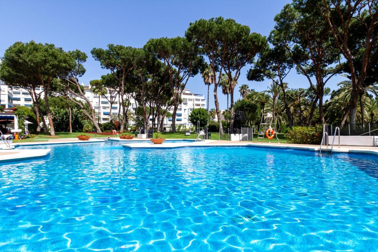 Marbella Banus Suites - Lily Playas Del Duque Banus Beach Apartment Buitenkant foto