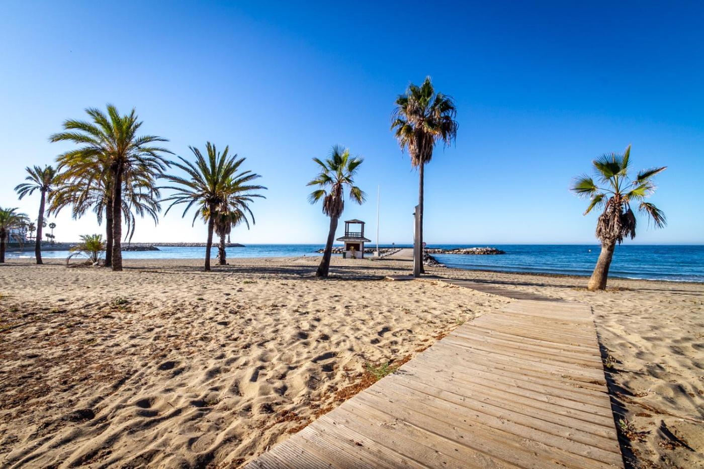 Marbella Banus Suites - Lily Playas Del Duque Banus Beach Apartment Buitenkant foto