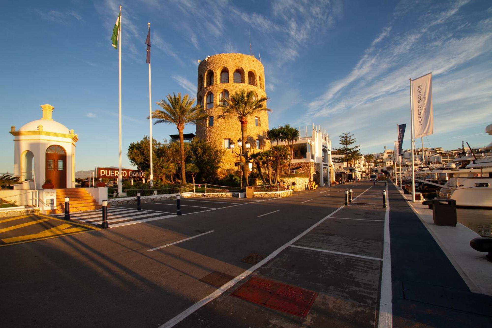 Marbella Banus Suites - Lily Playas Del Duque Banus Beach Apartment Buitenkant foto